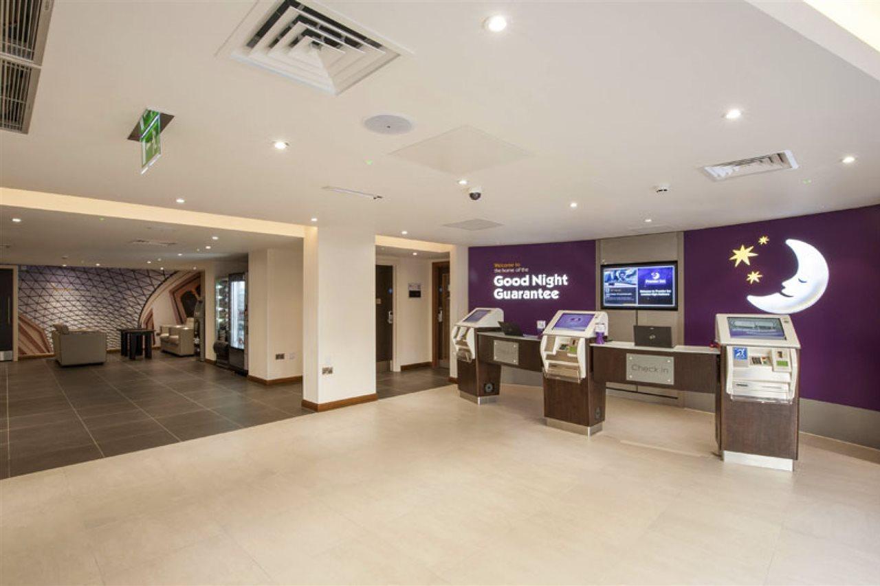 Premier Inn London Holborn Exterior foto