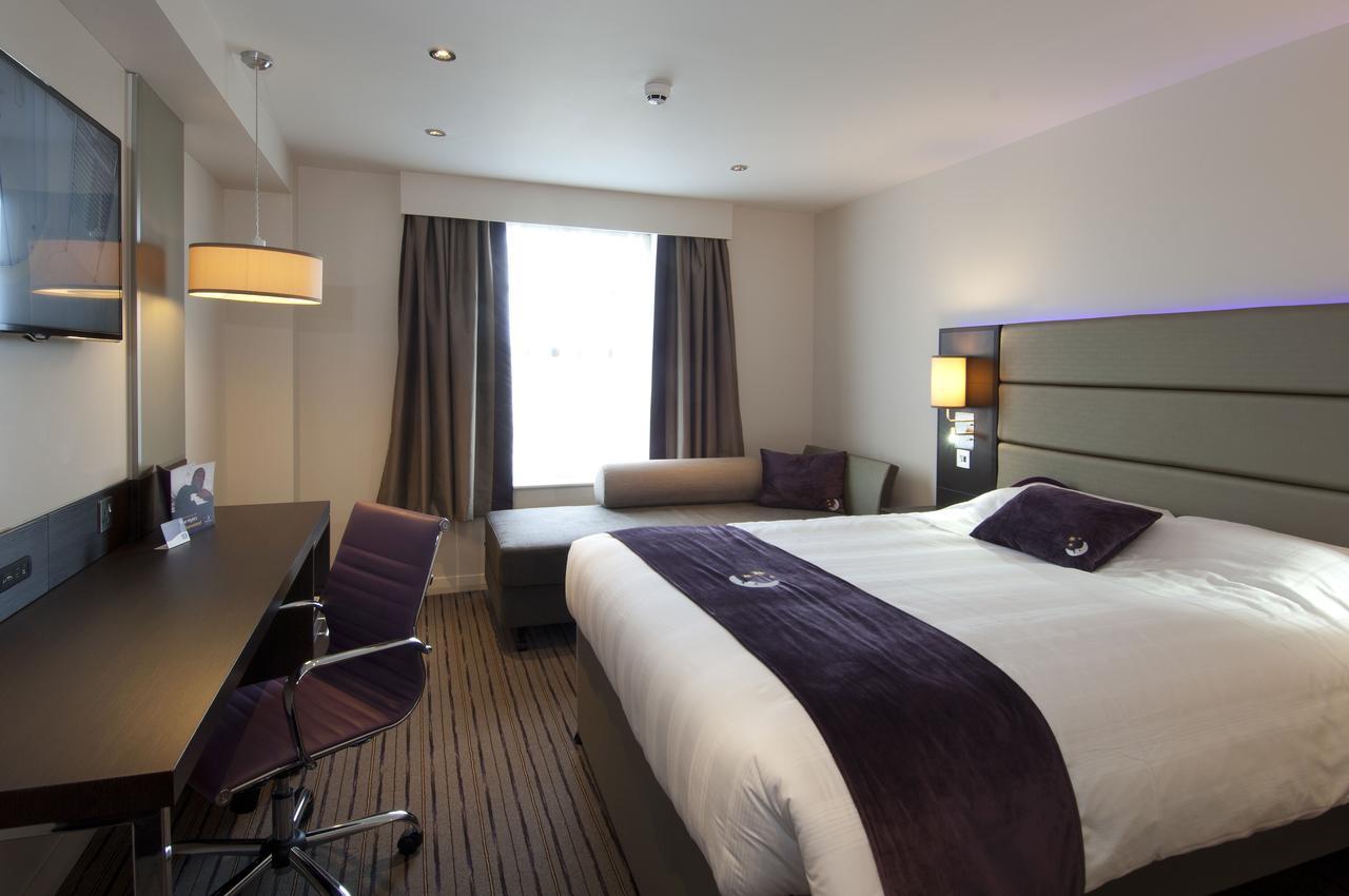 Premier Inn London Holborn Exterior foto